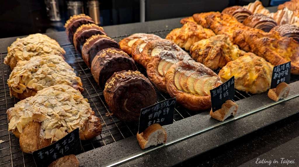 Moon baking studio bread 3